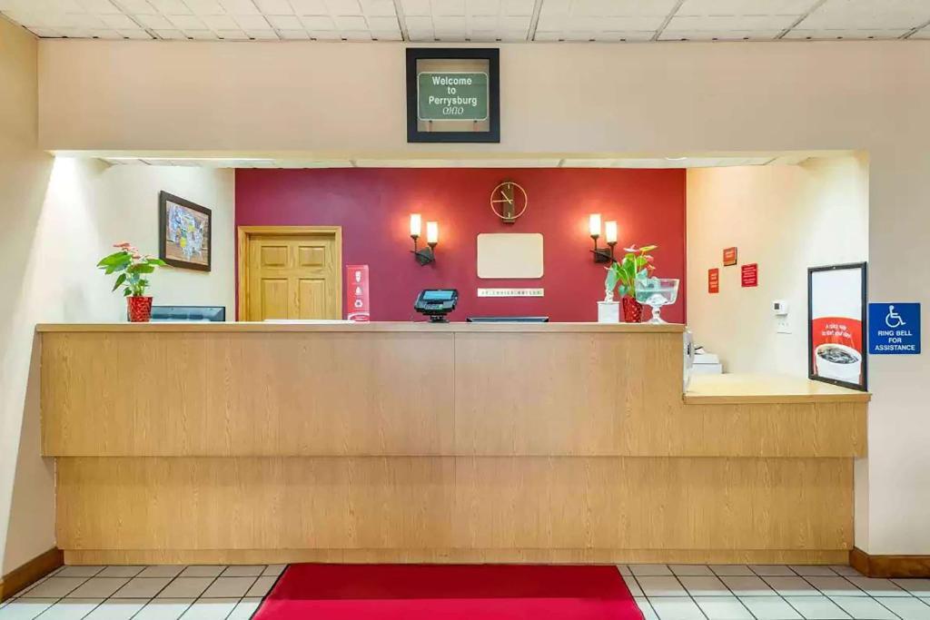 Days Inn By Wyndham Perrysburg Toledo Экстерьер фото