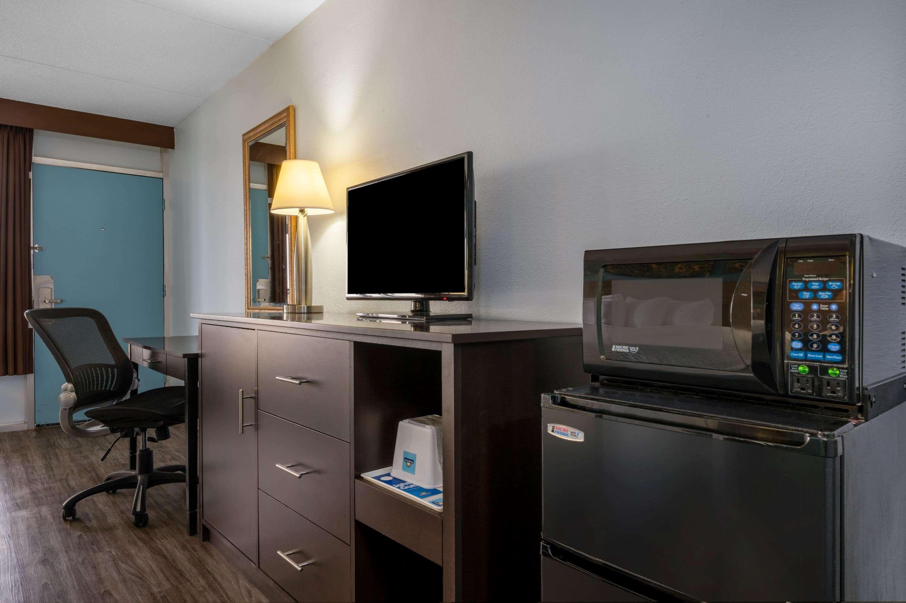 Days Inn By Wyndham Perrysburg Toledo Экстерьер фото
