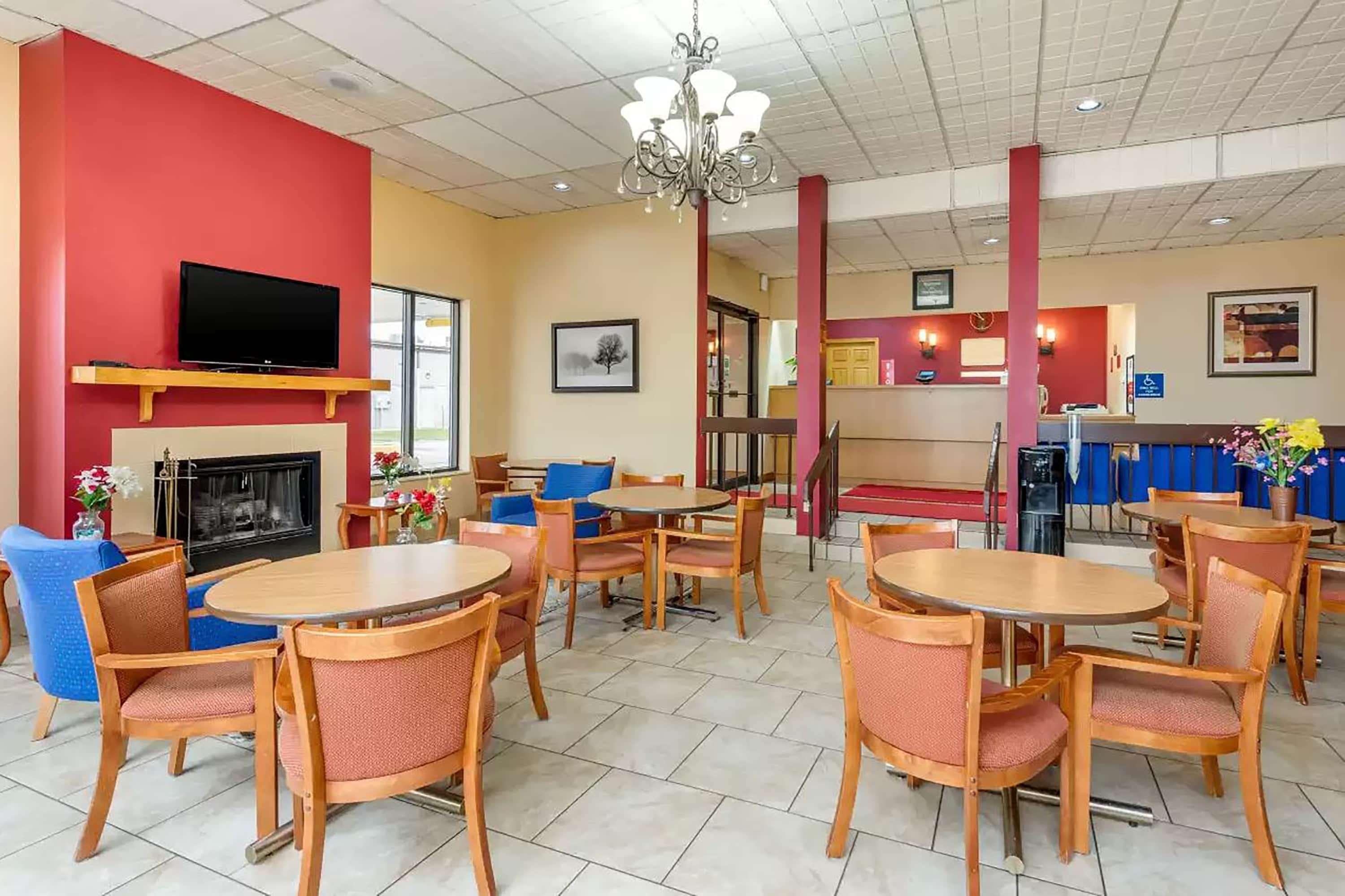 Days Inn By Wyndham Perrysburg Toledo Экстерьер фото