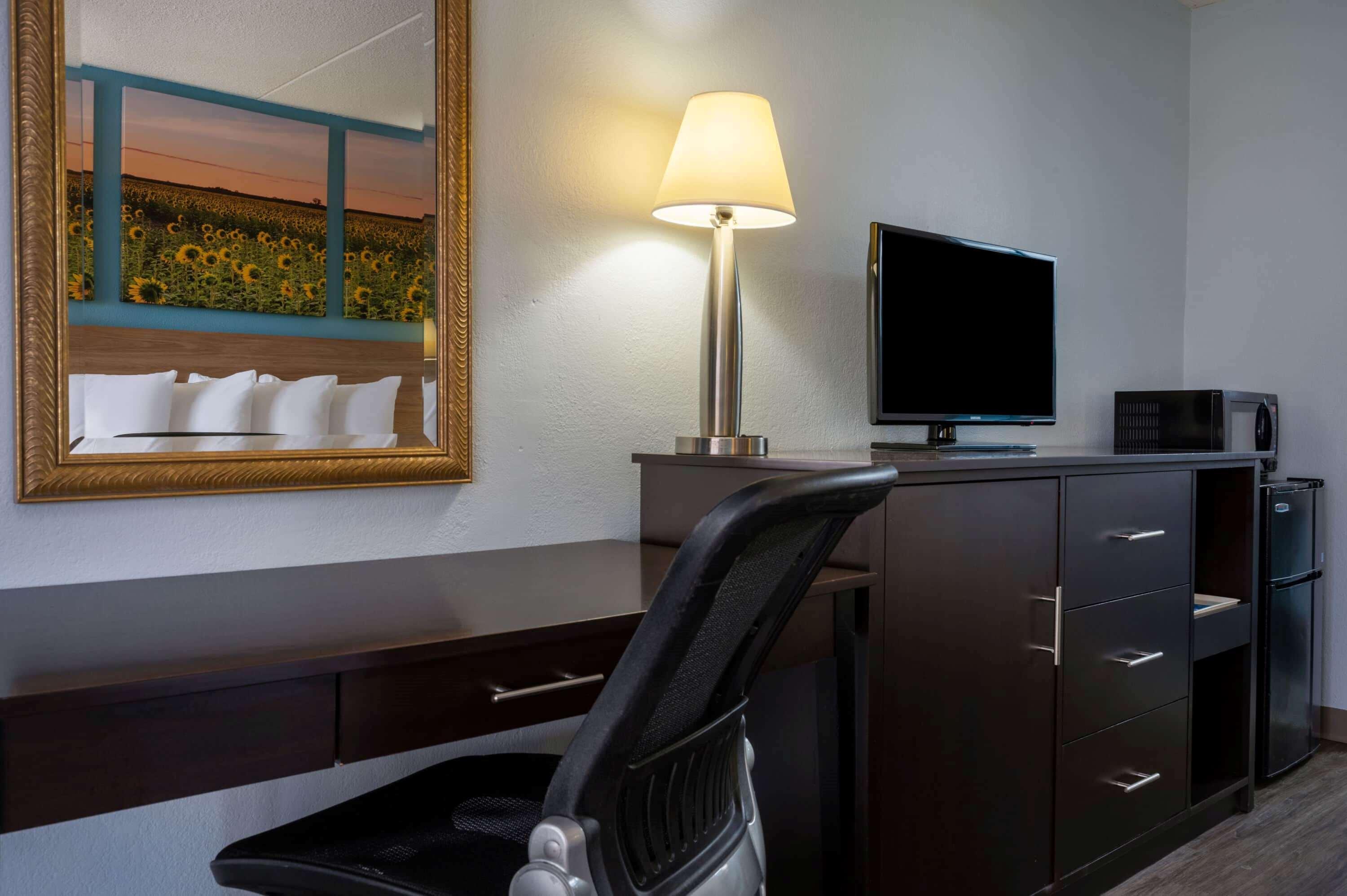 Days Inn By Wyndham Perrysburg Toledo Экстерьер фото