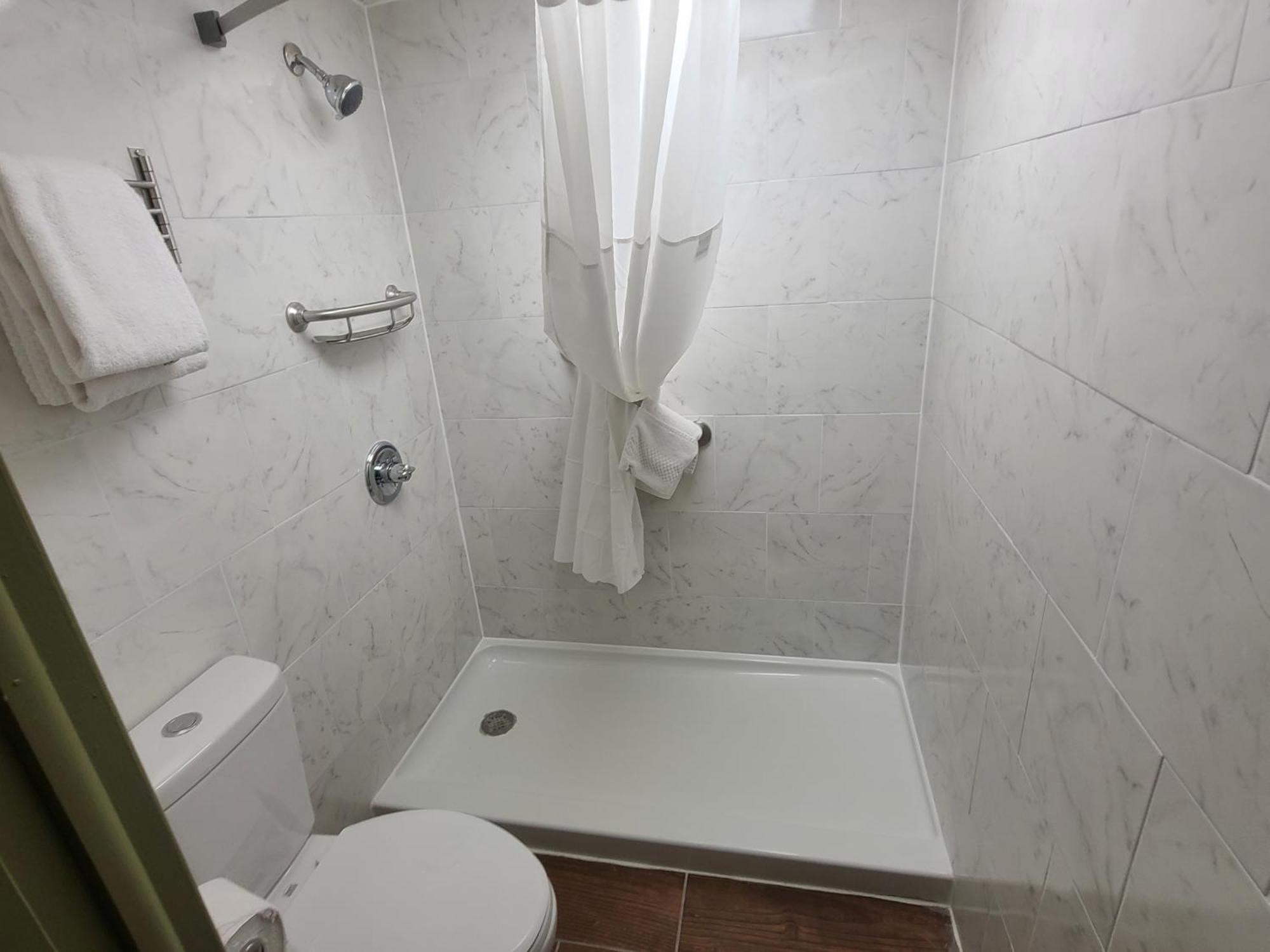 Days Inn By Wyndham Perrysburg Toledo Экстерьер фото